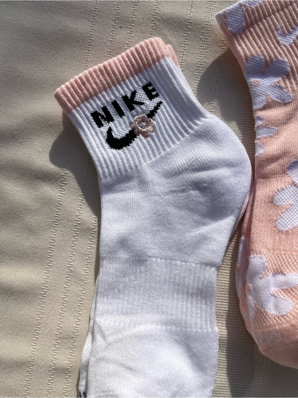 Nike DriFit White & Pink Ankle Socks - 3-Pack - Picture 9 of 14